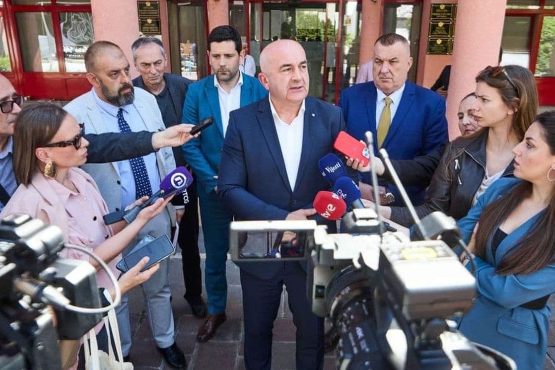 Rješenje za trenutni problem otkupa: Višak mlijeka da izvozimo u Srbiju, pa da ga nakon prerade opet uvozimo