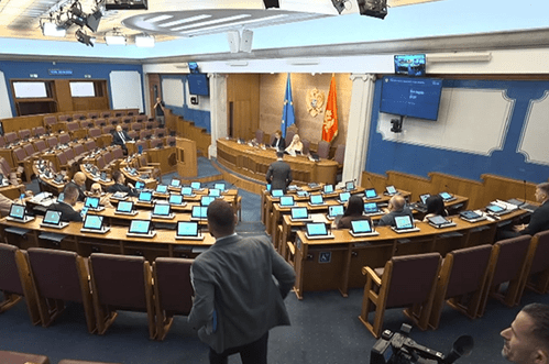 Mugoša: Ako je Vlada tajno korigovala odluku o akcizi na dizel građani su oštećeni