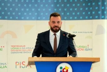 Trivić: Uspješno realizovan novi model male mature u Crnoj Gori