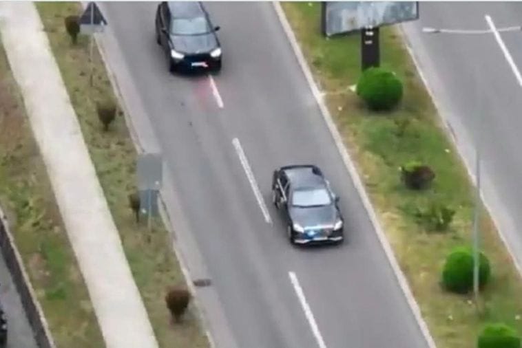Snimali i pratili Lazara Šćepanovića: Policija privela više osoba zbog snimaka o kretanju vozila pratnje štićene ličnosti Snimali i pratili Lazara Šćepanovića: Policija privela više osoba zbog snimaka o kretanju vozila pratnje štićene ličnosti