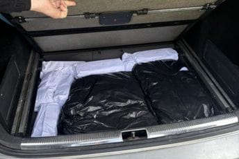 Berancu krivična prijava: U vozilu mu pronašli 30 kilograma duvana Berancu krivična prijava: U vozilu mu pronašli 30 kilograma duvana