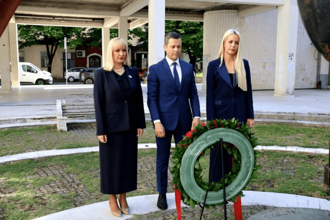 U Podgorici položen vijenac na spomenik žrtvama savezničkog bombardovanja