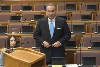 Nikolić: Želite da budete sultan umjesto sultana u PES-u; Ivanović: Bolje da ispratite Iznogude u vašim redovima Nikolić: Želite da budete sultan umjesto sultana u PES-u; Ivanović: Bolje da ispratite Iznogude u vašim redovima