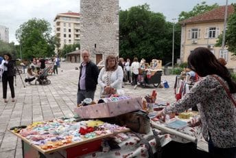 Još je možete posjetiti: Zanimljiva pokretna pijaca večeras se nalazi kod sat kule u Podgorici Još je možete posjetiti: Zanimljiva pokretna pijaca večeras se nalazi kod sat kule u Podgorici