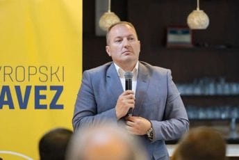 Kalač BS-u: Kako to - smetaju vam četničke pjesme, ali ne i vojvoda? Kalač BS-u: Kako to - smetaju vam četničke pjesme, ali ne i vojvoda?