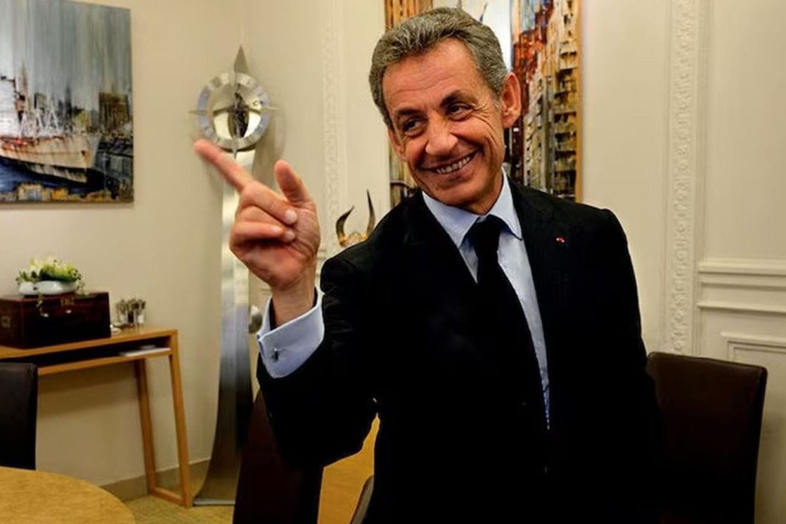 Sarkozi pušten na uslovnu slobodu zbog godina, neće nositi nanogicu
