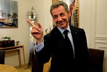 Sarkozi pušten na uslovnu slobodu zbog godina, neće nositi nanogicu Sarkozi pušten na uslovnu slobodu zbog godina, neće nositi nanogicu