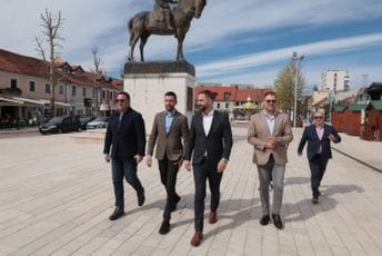 Živković s građanima Nikšića: Pobjedom na izborima prekinućemo agoniju, Vlada razorila životni standard građana Živković s građanima Nikšića: Pobjedom na izborima prekinućemo agoniju, Vlada razorila životni standard građana