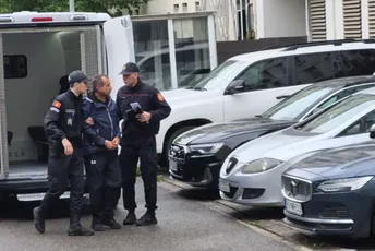 Čađenović pušten da se brani sa slobode Čađenović pušten da se brani sa slobode