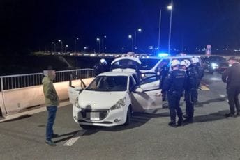 Varvare vratili za Podgoricu: Oduzete metalne palice, motke, nož... (FOTO)