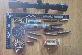 (FOTO) Pretresi u Beranama i Kolašinu: Policija pronašla arsenal oružja u ilegalnom posjedu