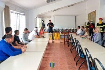Opština Bar: Formiran volonterski tim za pomoć u vanrednim situacijama u Ostrosu Opština Bar: Formiran volonterski tim za pomoć u vanrednim situacijama u Ostrosu