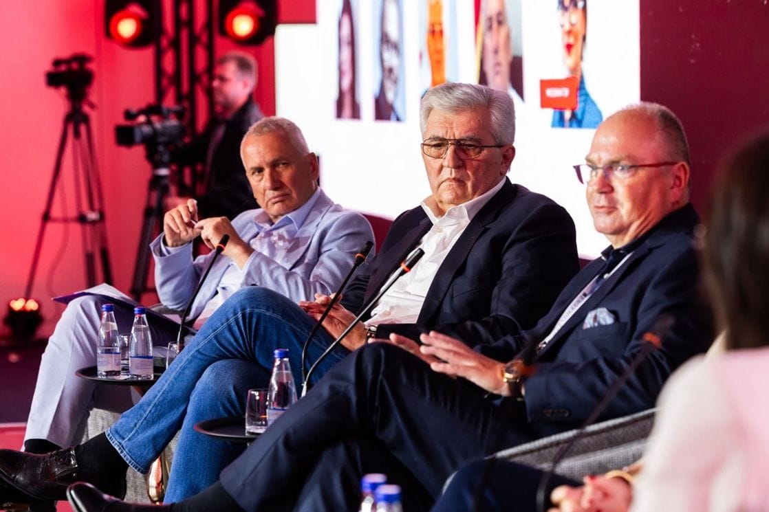 Radulović: Sami sebi smo najveći problem, još nijesmo shvatili šta želimo od turizma; Rakčević: Strani investitori dobrodošli, ali projekti moraju donositi dugoročne benefite