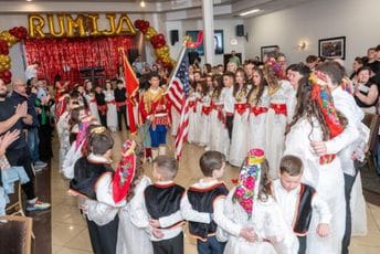 (FOTO) Pogledajte kako su Kulturni i Islamski centar "Rumija" u Čikagu obilježili 20 godina nezavisnosti Crne Gore