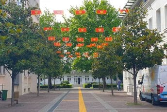 Zastave na svakom koraku: Ovako Podgorica dočekuje Dan nezavisnosti