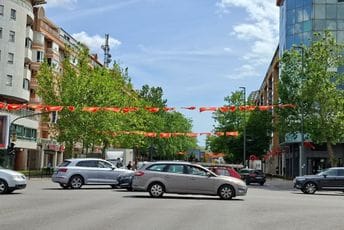 Podgorica prvi put ima više od 181.000 stanovnika, u Budvi najveći rast, u tri grada manje od 3.000 ljudi Podgorica prvi put ima više od 181.000 stanovnika, u Budvi najveći rast, u tri grada manje od 3.000 ljudi