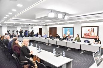 Drakić: Strukturni izazovi koji opterećuju poslovanje nijesu u dovoljnoj mjeri prevaziđeni; Vujović: Nedostatak radne snage među biznis barijerama Drakić: Strukturni izazovi koji opterećuju poslovanje nijesu u dovoljnoj mjeri prevaziđeni; Vujović: Nedostatak radne snage među biznis barijerama