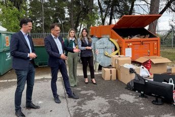 U današnjoj akciji AmCham-a u Podgorici sakupljeno 200 kg otpada U današnjoj akciji AmCham-a u Podgorici sakupljeno 200 kg otpada