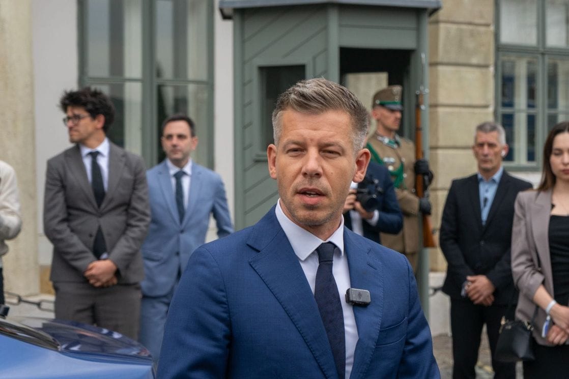 Mađar najavio smanjuje plate visokih državnih funkcionera