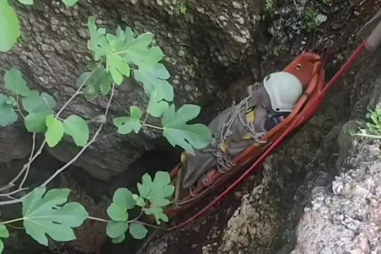 Ulcinj: Turista upao u pećinu duboku 15 metara, njegova djevojka pozvala spasilačke službe