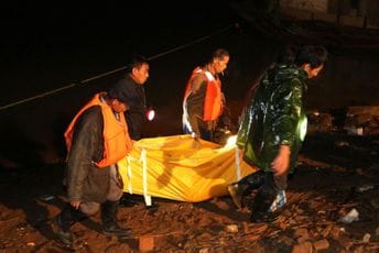 Kina: Kamionet pao sa mosta, jedan radnik poginuo, devet osoba nestalo