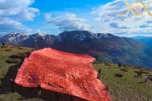 (VIDEO) Na 2.000 metara za 20 godina obnove nezavisnosti: Mojkovčani proslavili jubilej na nezaboravan način