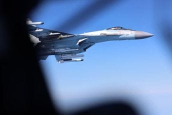 Opasan incident nad Crnim morem: Ruski avioni letjeli 6 metara od britanskog