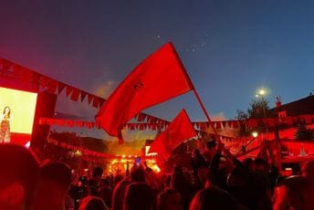 Cetinje: Publika horski otpjevala "Goro moja", slijedi Dino Merlin (VIDEO)