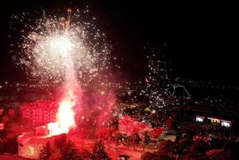 (FOTO/VIDEO) Who See i Dubioza kolektiv priredili spektakl: Pogledajte kako je Bar proslavio Dan nezavisnosti