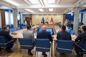 Đukanović: Podnijećemo krivičnu prijavu protiv Vas; Milović: Još fali da nas hapse na odboru