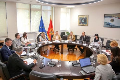Zasijedao Nacionalni komitet za razvoj finansijske edukacije: Podržan nastavak projekta „Robotika za najmlađe“