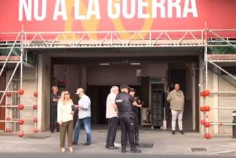 Zbog istrage o finansijskim malverzacijama: Španska policija upala u prostorije Sančezove stranke u Madridu Zbog istrage o finansijskim malverzacijama: Španska policija upala u prostorije Sančezove stranke u Madridu