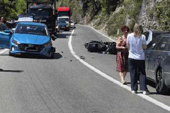 Udes kod Tankog rta: Povrijeđen motociklista Udes kod Tankog rta: Povrijeđen motociklista