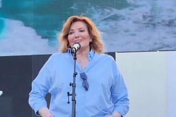 Tereza Kesovija se predomislila i najavila nove koncerte, publici poručila: Moj pokretač i moja snaga ste vi Tereza Kesovija se predomislila i najavila nove koncerte, publici poručila: Moj pokretač i moja snaga ste vi