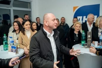 Knežević: Zdravko Krivokapić je crkveni separatista, isključiti ga koliko je danas