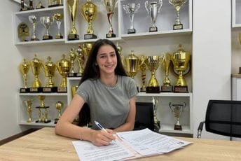 Marija Sekulović potpisala prvi profesionalni ugovor sa Budućnost Bemaxom