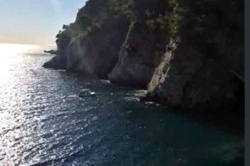 Tijelo francuskog državljanina pronađeno na stijenama između Petrovca i Perazića dola