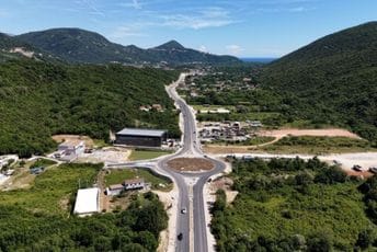 (FOTO/VIDEO) Pogledajte kako Bulevar Tivat-Jaz izgleda iz vazduha