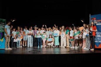 Završen Međunarodni festival pozorišta za djecu u Danilovgradu: Pobjednik „Tesla“ pozorišta „Duško Radović“ iz Beograda Završen Međunarodni festival pozorišta za djecu u Danilovgradu: Pobjednik „Tesla“ pozorišta „Duško Radović“ iz Beograda