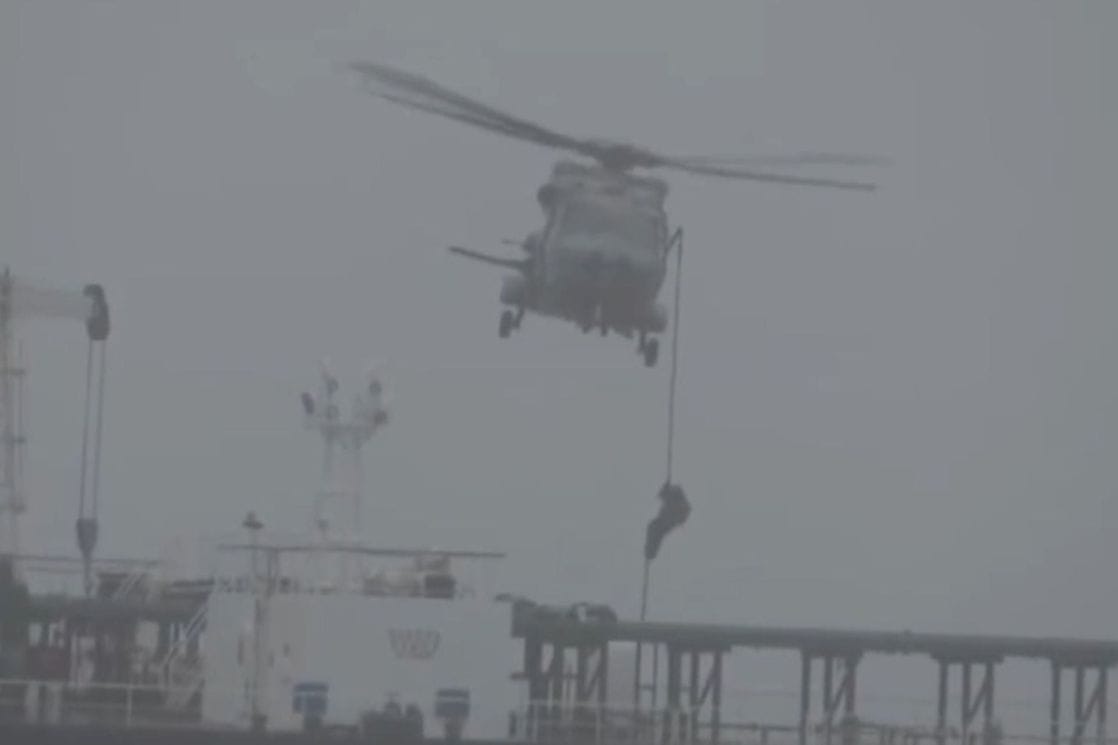 (VIDEO) Makron: Francuska mornarica presrela ruski tanker koji je pod sankcijama