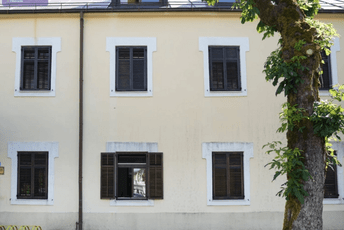Zamijenjena fasada na Domu učenika i studenata Cetinje