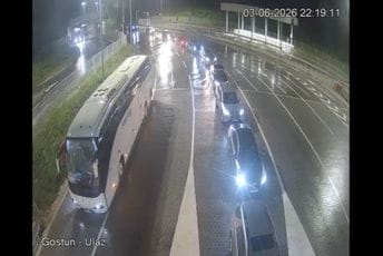 (FOTO) Ogromne kolone na dva granična prelaza na ulazu iz Crne Gore prema Srbiji