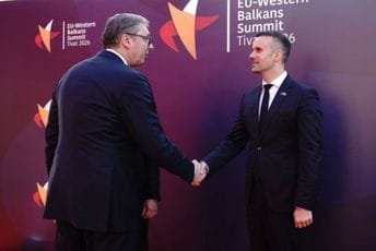 DNP: Aleksandar Vučić je vrhovni komandant desetaru Milojku Spajiću DNP: Aleksandar Vučić je vrhovni komandant desetaru Milojku Spajiću