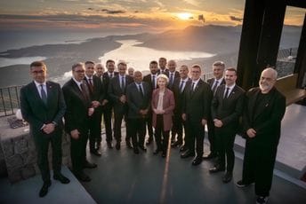 (FOTO) Sa Lovćena poruka Evropi: Dobro došli u Crnu Goru, narednu članicu Evropske unije
