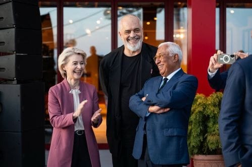 (FOTO) Pogledajte atmosferu sa večere za lidere EU i Zapadnog Balkana