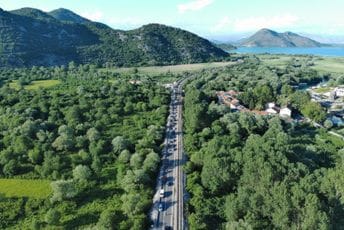 Saobraćajna nezgoda kod Virpazara, formirane kilometarske kolone u oba pravca