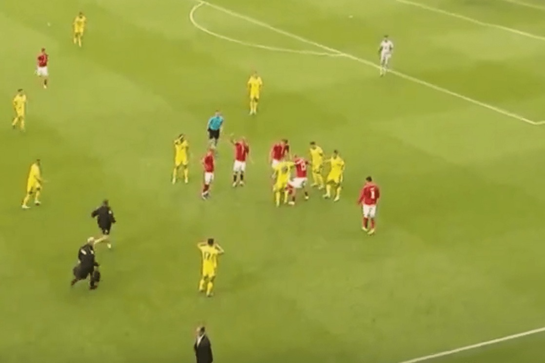 Šok u Odenzeu: Eriksen ponovo kolabirao na terenu, meč preki