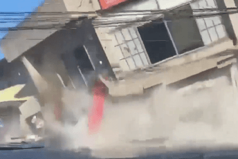 Sumorni snimci sa Filipina: Jak zemljotres rušio zgrade, najmanje je 15 mrtvih (VIDEO) Sumorni snimci sa Filipina: Jak zemljotres rušio zgrade, najmanje je 15 mrtvih (VIDEO)