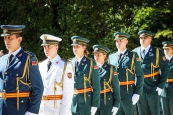 Ministarstvo odbrane ponovilo oglas za obrazovanje kadeta u Turskoj: Siguran posao u Vojsci nakon studija Ministarstvo odbrane ponovilo oglas za obrazovanje kadeta u Turskoj: Siguran posao u Vojsci nakon studija
