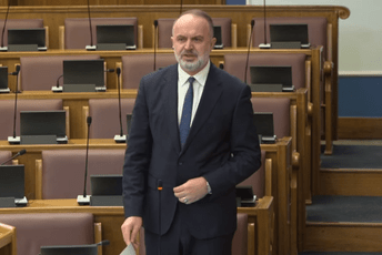 Đeljošaj: Radujmo se, ostavimo razlike po strani Đeljošaj: Radujmo se, ostavimo razlike po strani